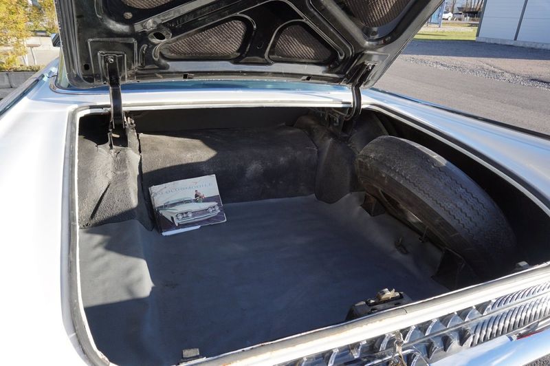 Oldsmobile 88 bild 24