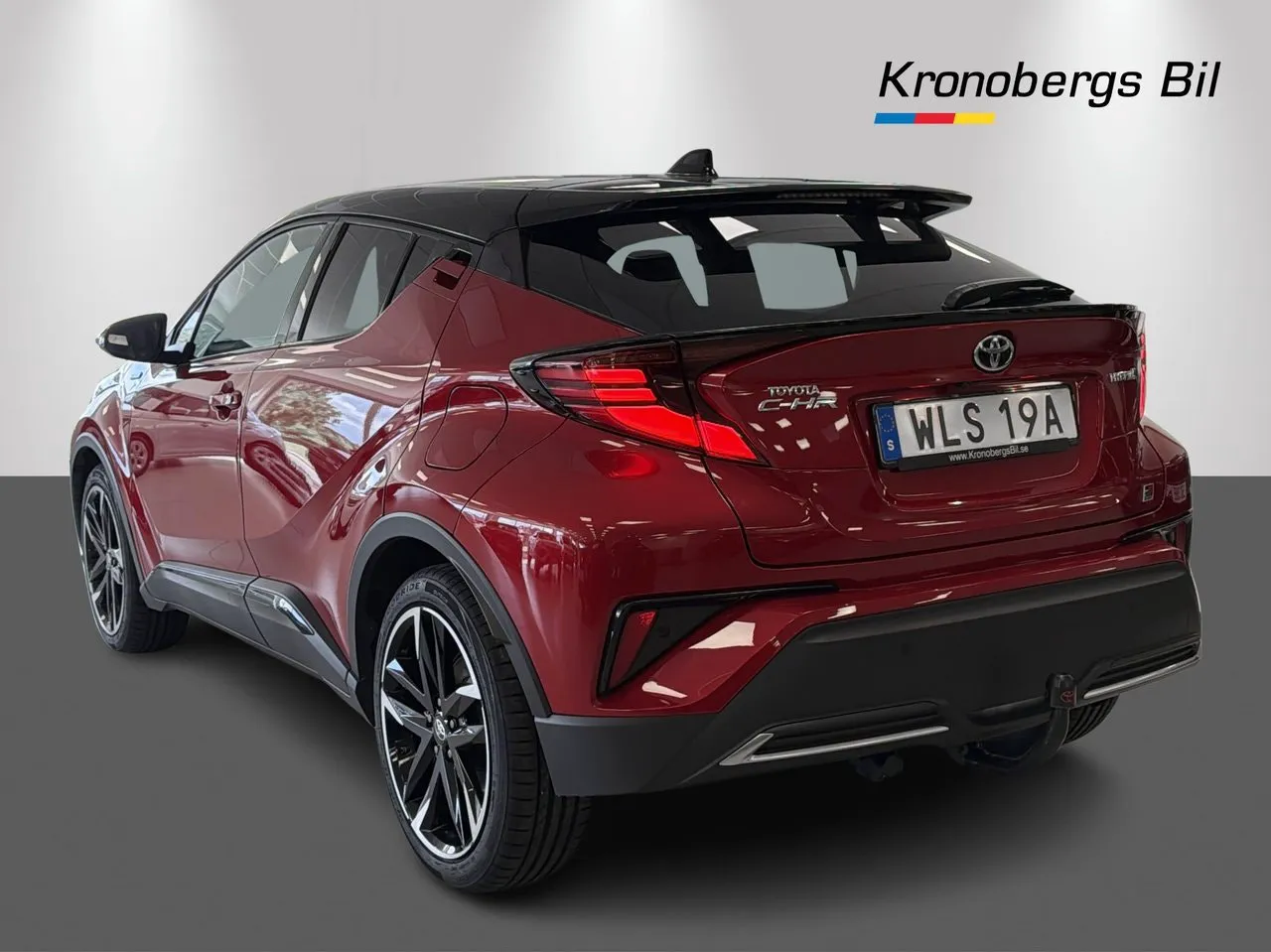 Vehicle image 5