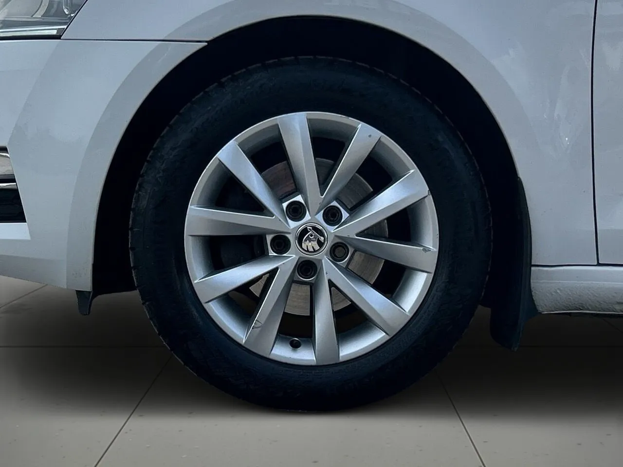 Vehicle image 13