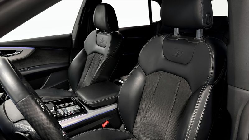 Audi SQ8 bild 9