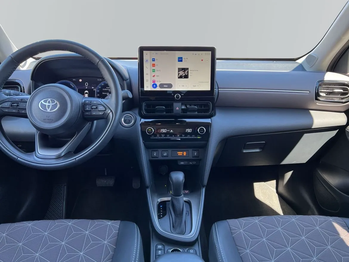 Vehicle image 7