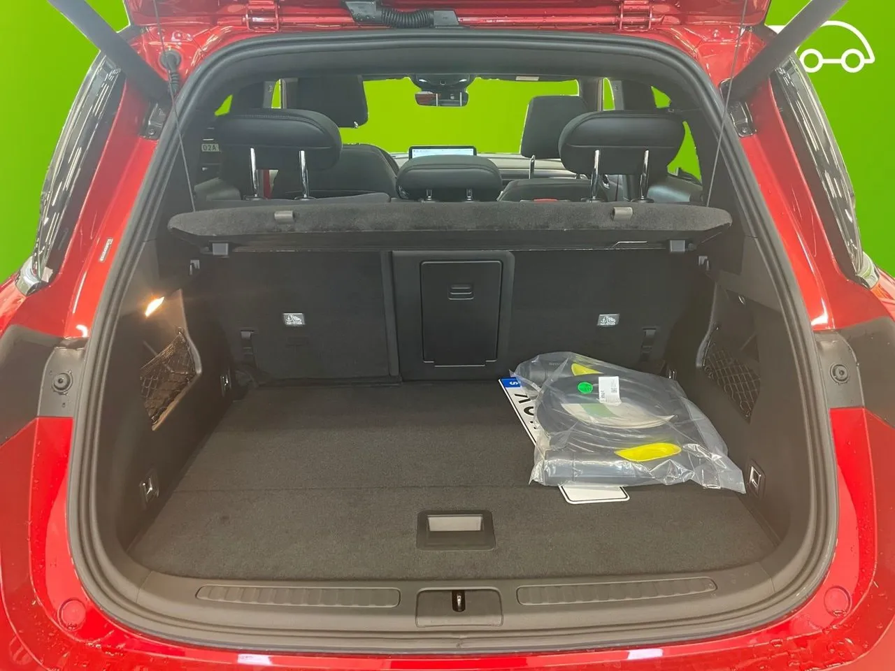 Vehicle image 16