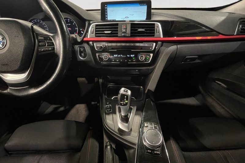 BMW 320 bild 12