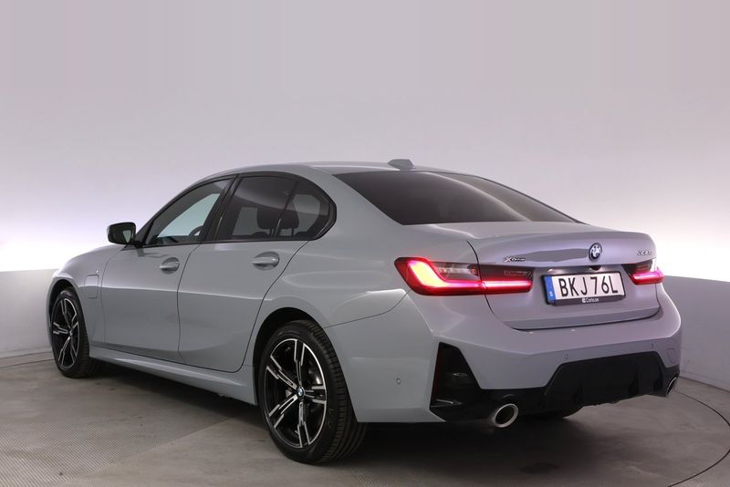 BMW 330 bild 4