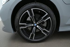 BMW 330 bild 27