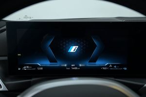 BMW 330 bild 8