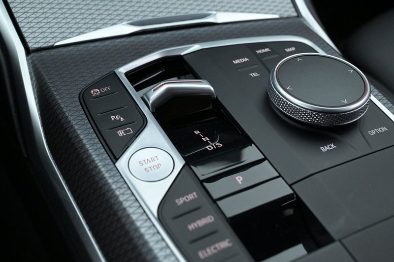BMW 330 bild 17