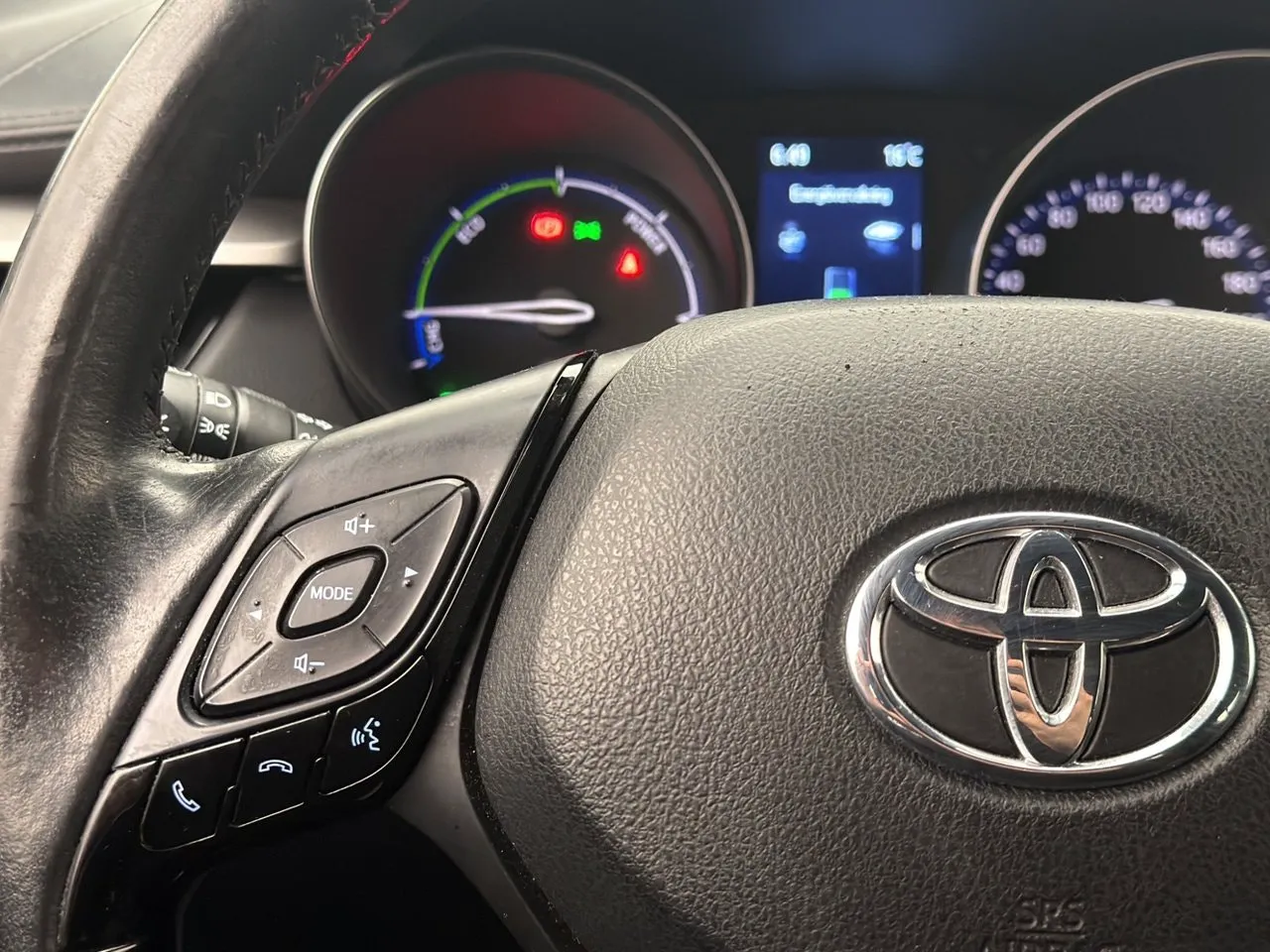 Vehicle image 14
