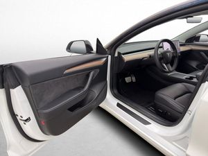 Tesla Model 3 bild 10