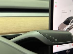 Tesla Model 3 bild 18