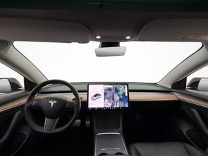 Tesla Model 3 bild 13