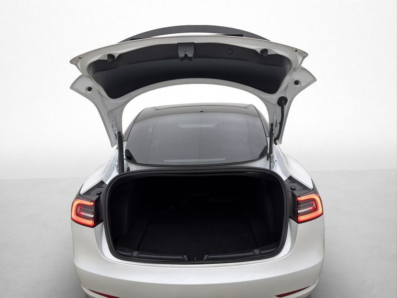 Tesla Model 3 bild 30