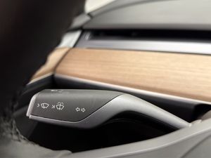 Tesla Model 3 bild 15