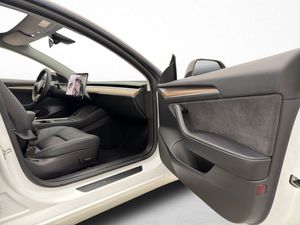 Tesla Model 3 bild 28