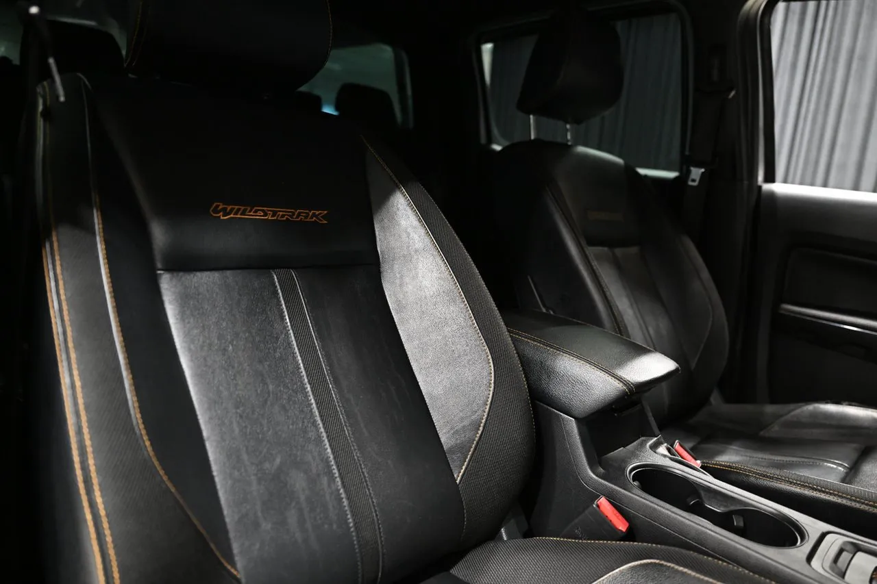 Vehicle image 32