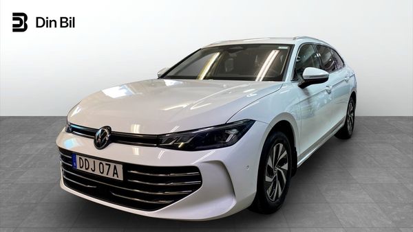 Volkswagen Passat BUSINESS 1.5 eTSI - 2025