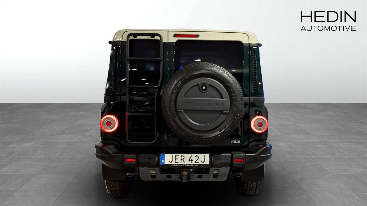 Vehicle image 6