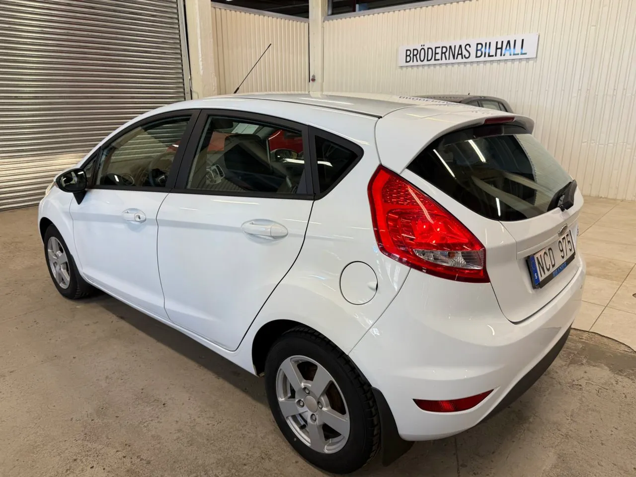 Vehicle image 1