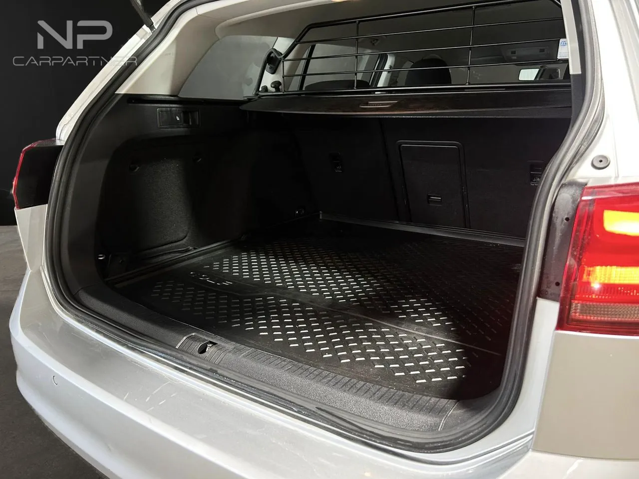 Vehicle image 14