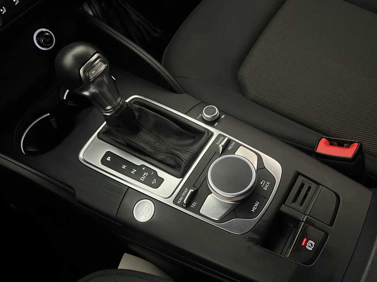 Vehicle image 21