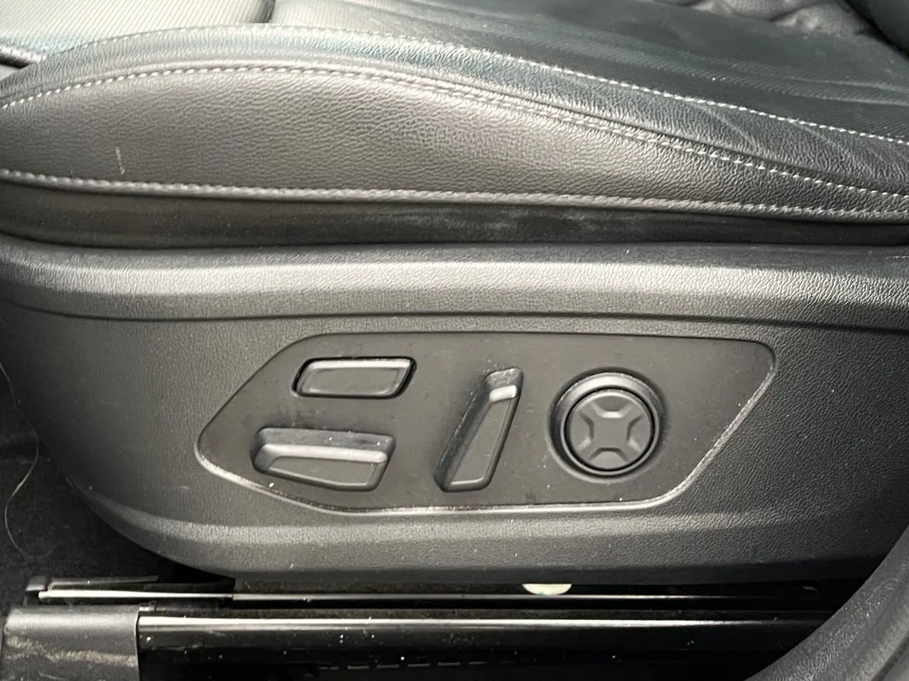 Vehicle image 36