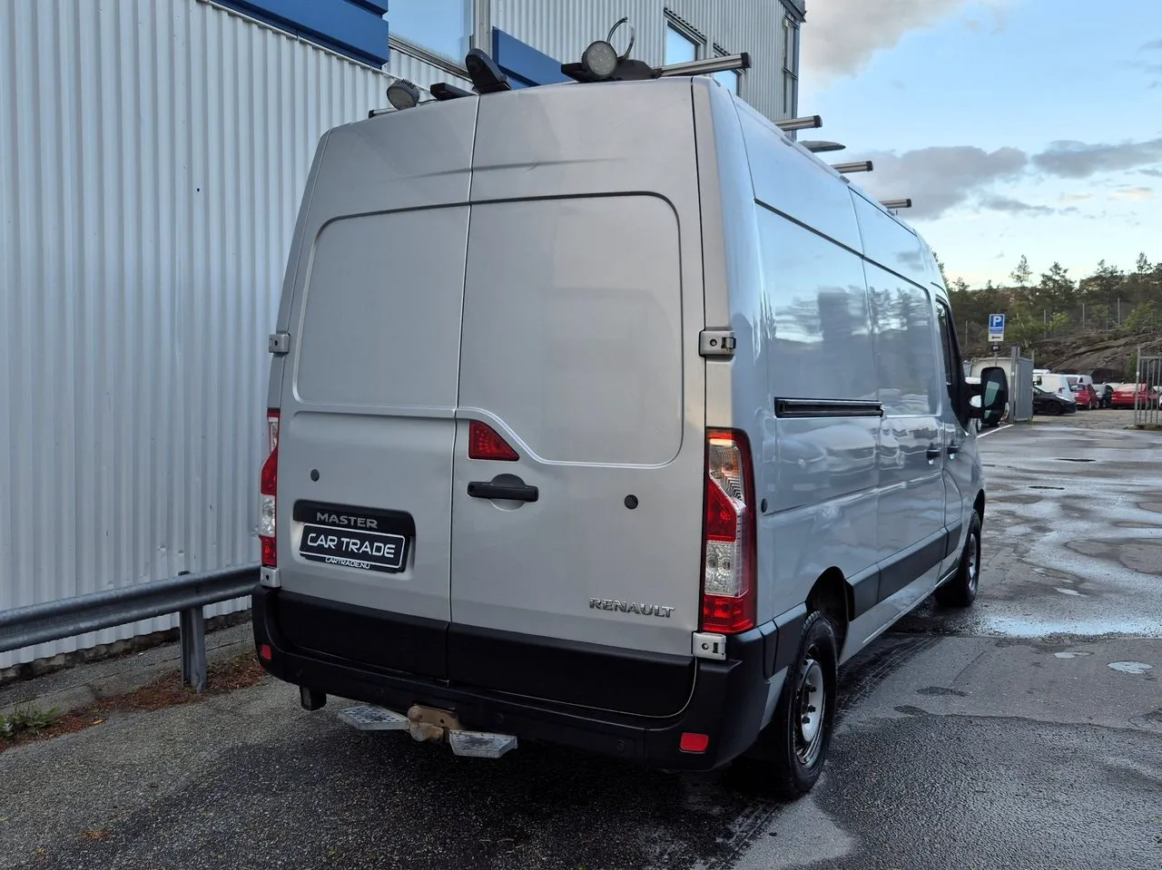 Vehicle image 7