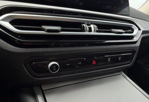 BMW 330 bild 13