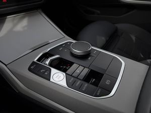 BMW 330 bild 12