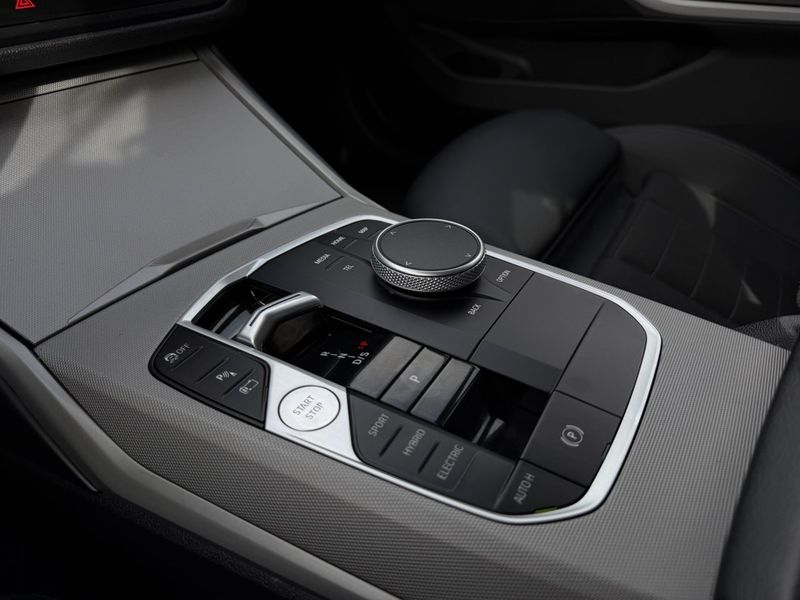 BMW 330 bild 12