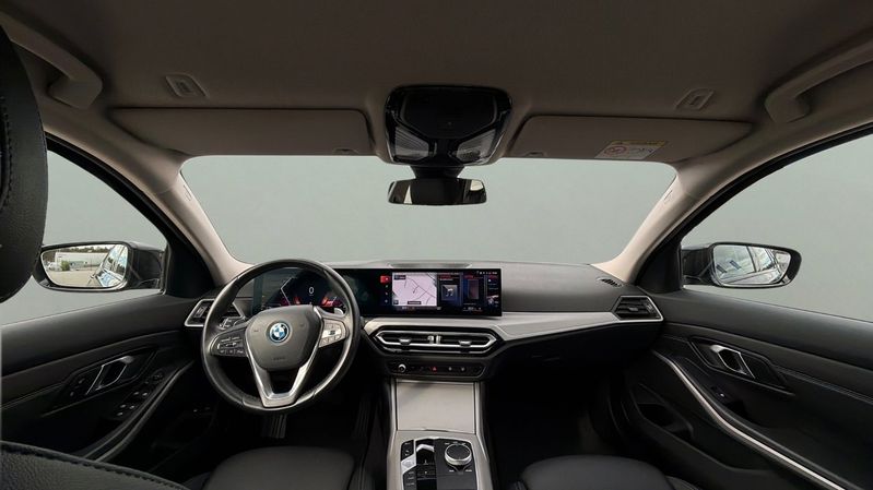 BMW 330 bild 9
