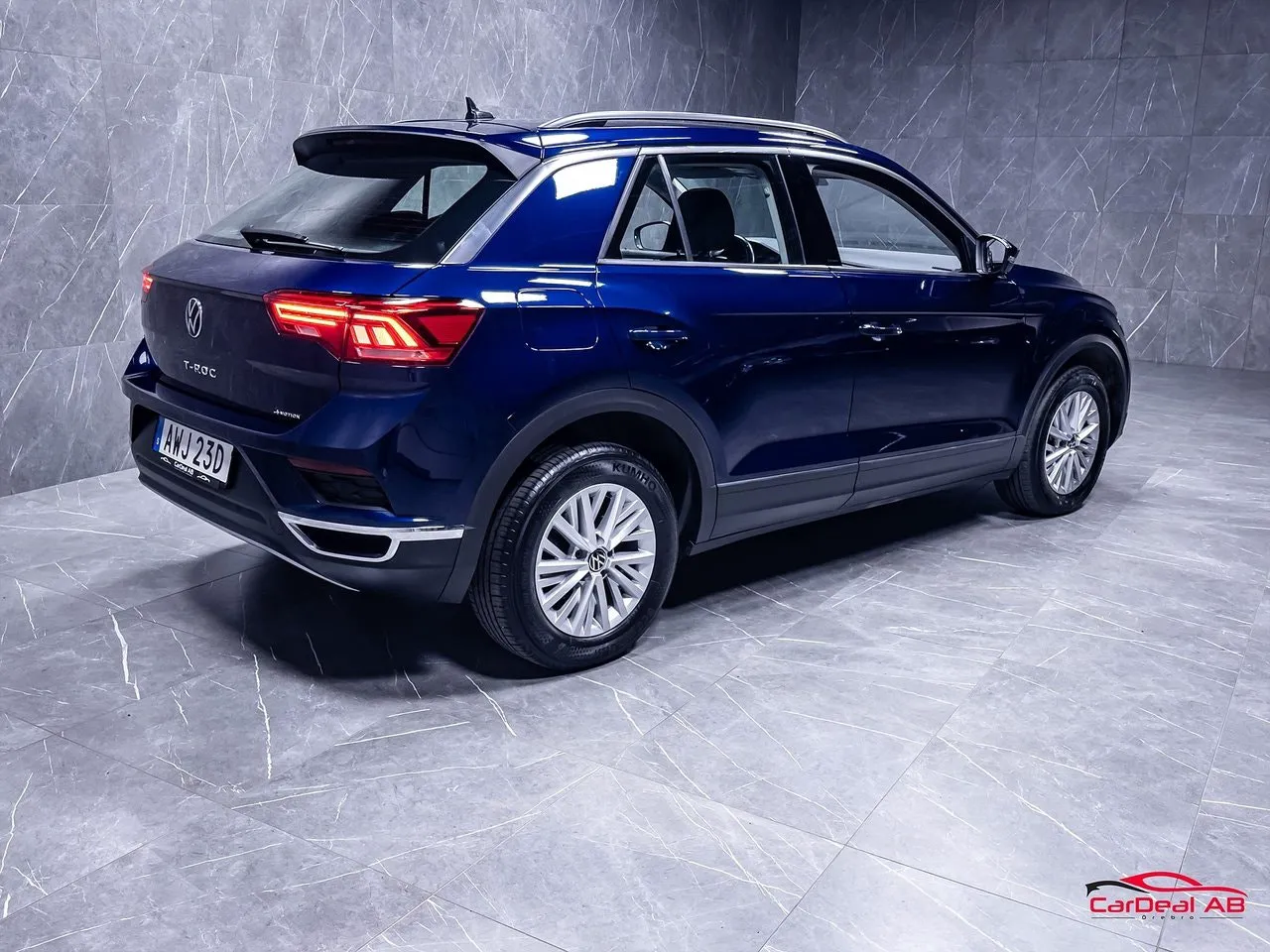 Vehicle image 6