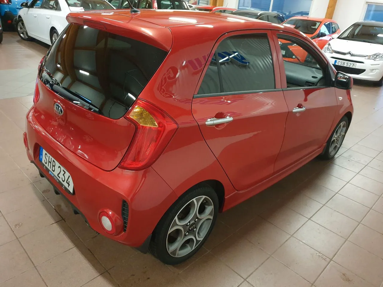 Vehicle image 4