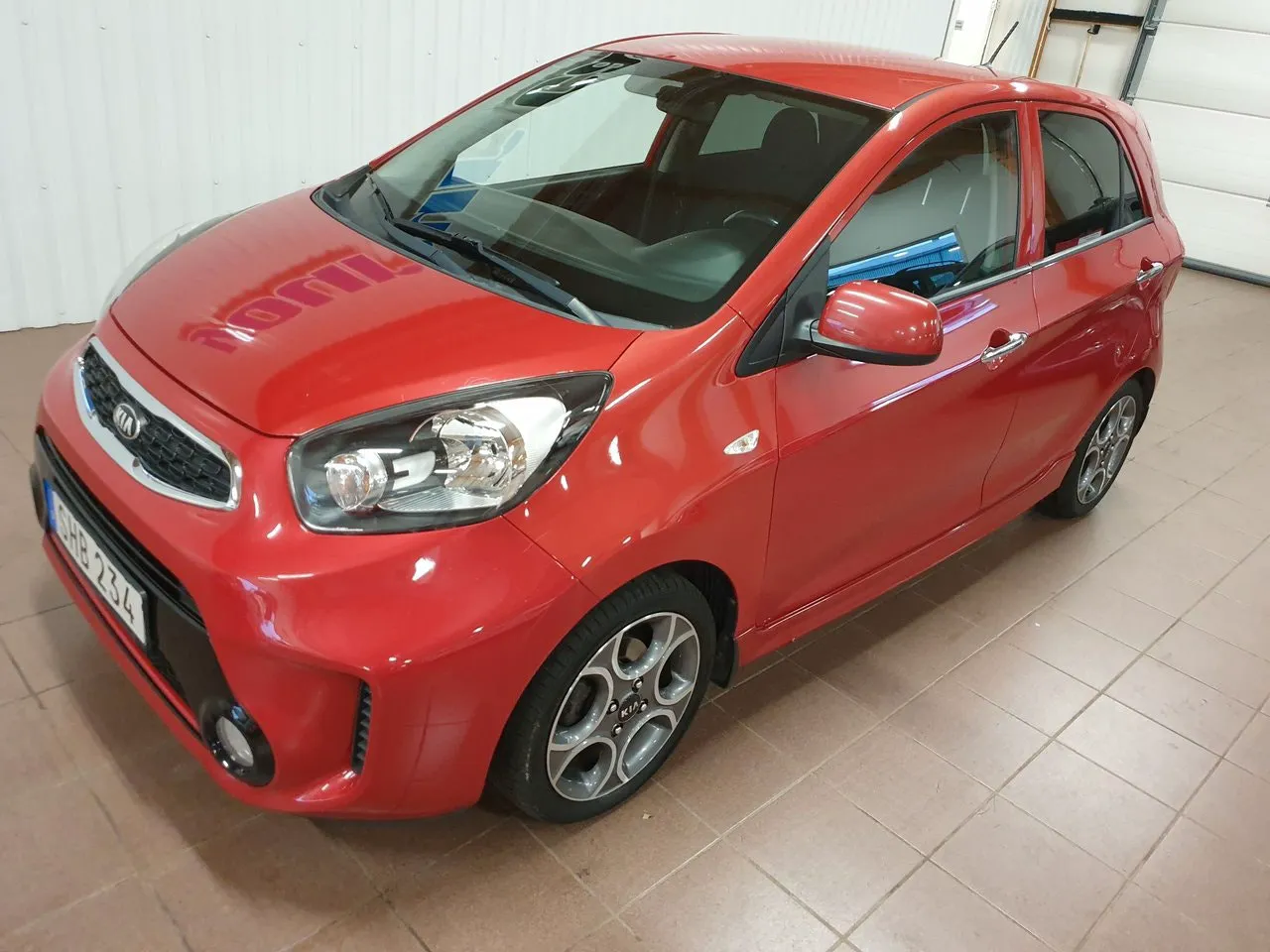 Vehicle image 3