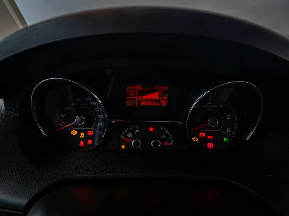 Vehicle image 25