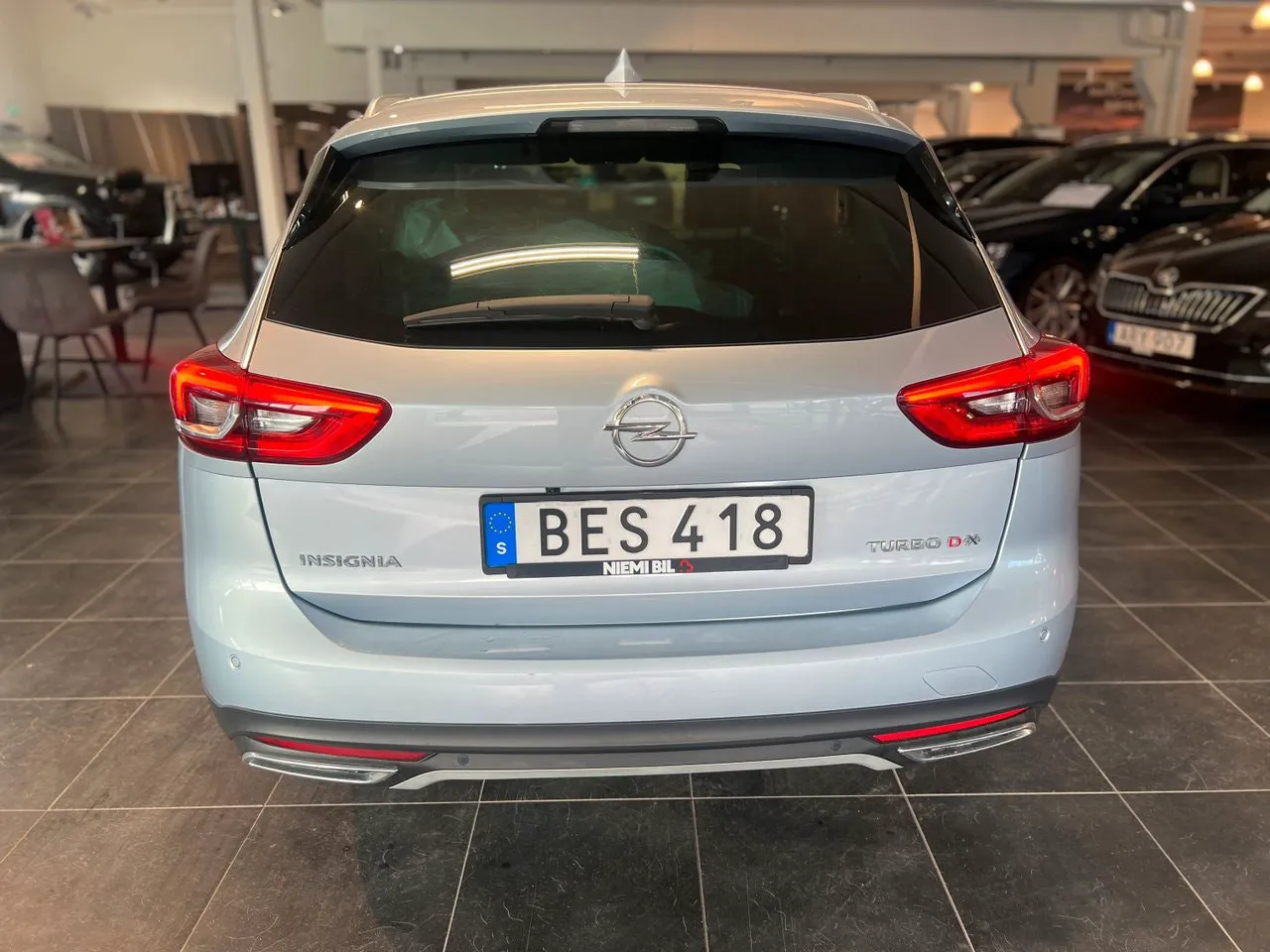 Vehicle image 7