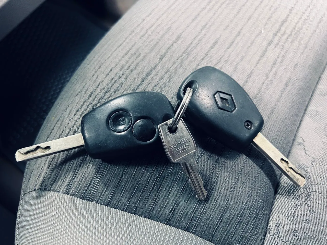 Vehicle image 20