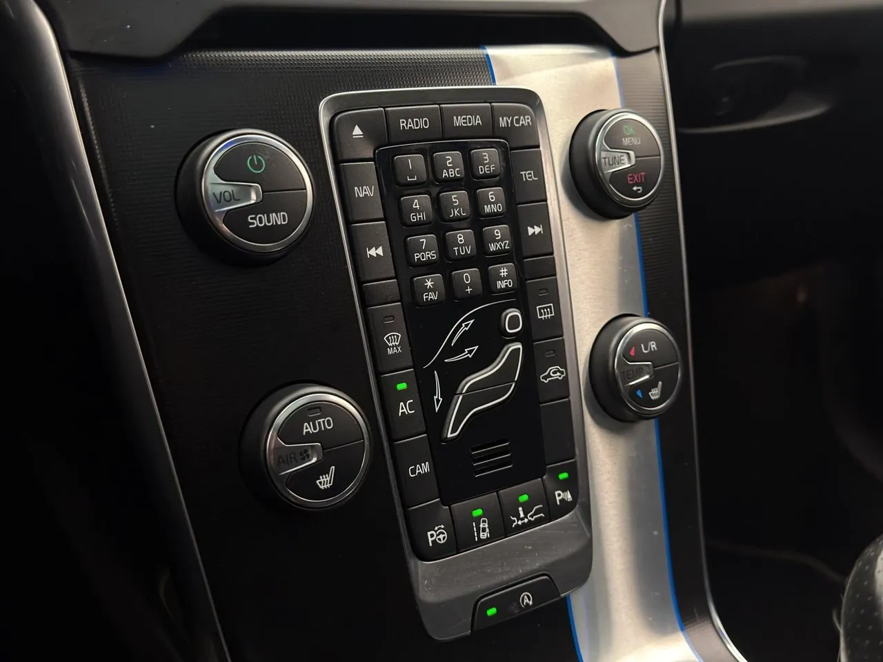 Vehicle image 24