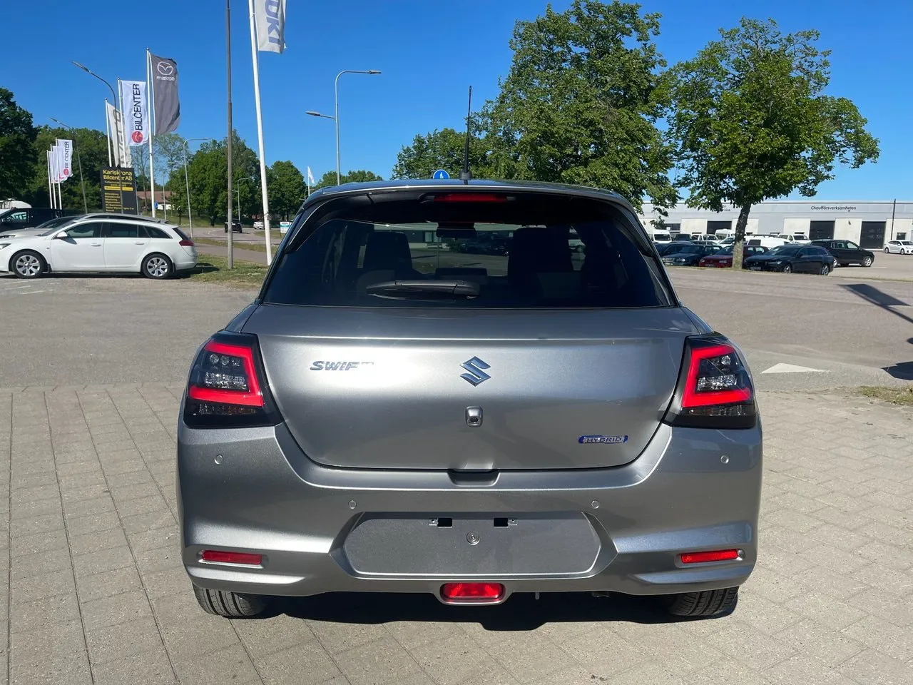 Vehicle image 3