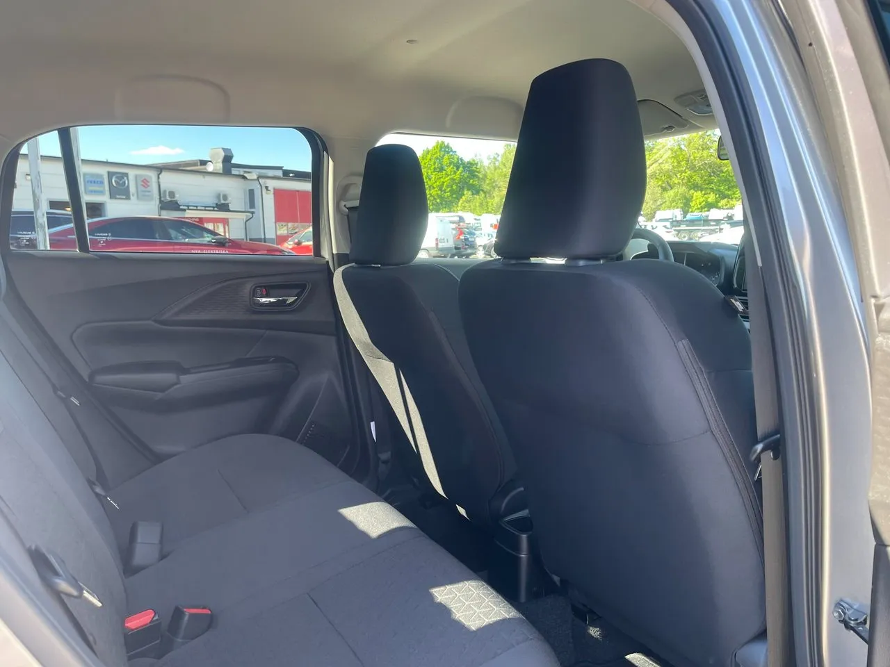 Vehicle image 11