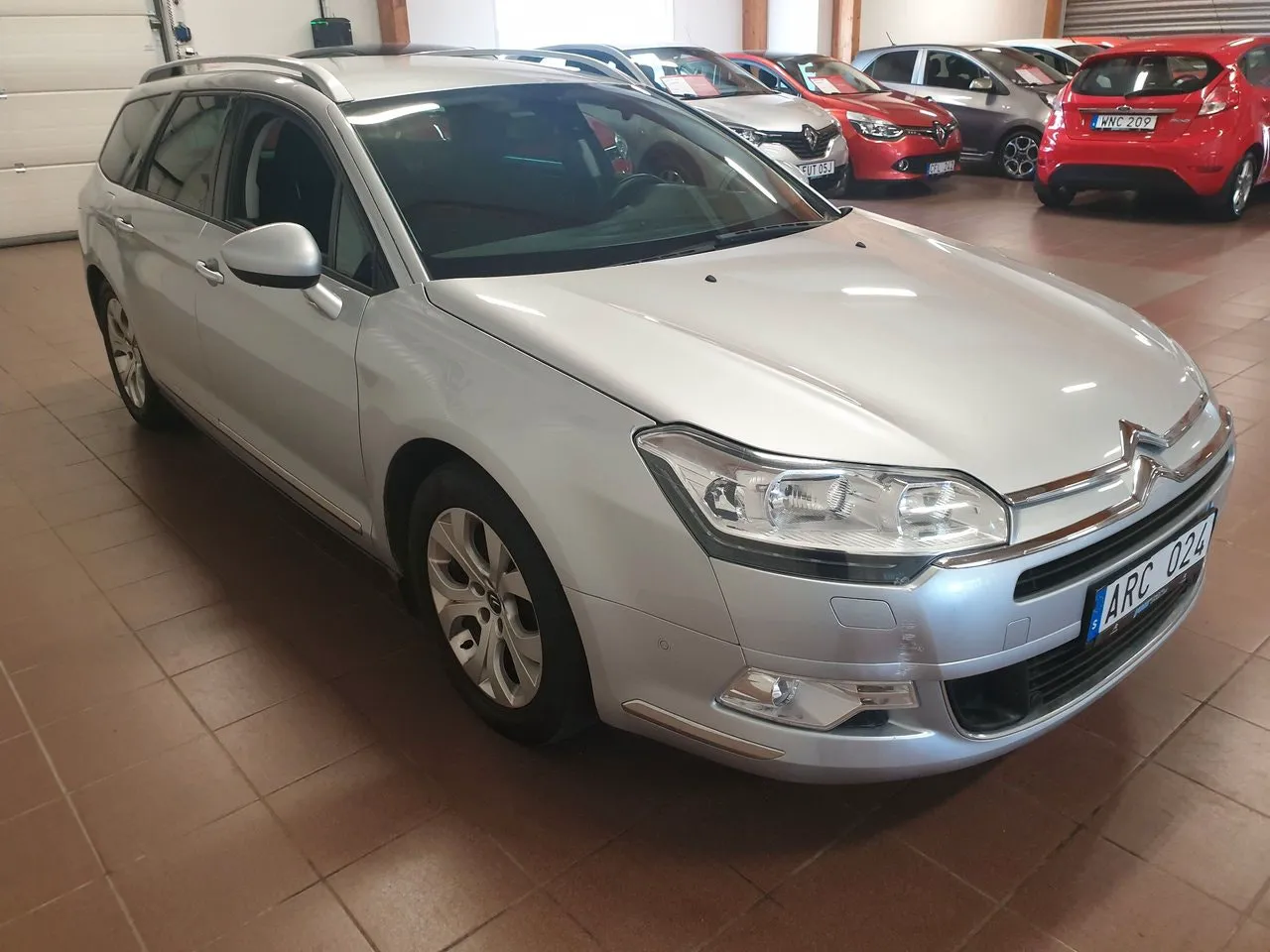 Vehicle image 5