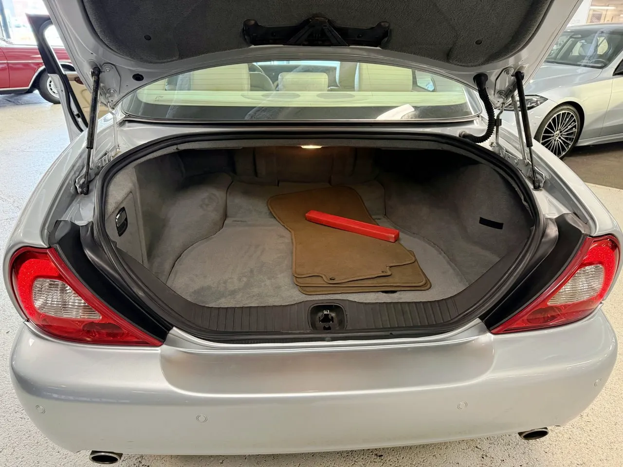 Vehicle image 21