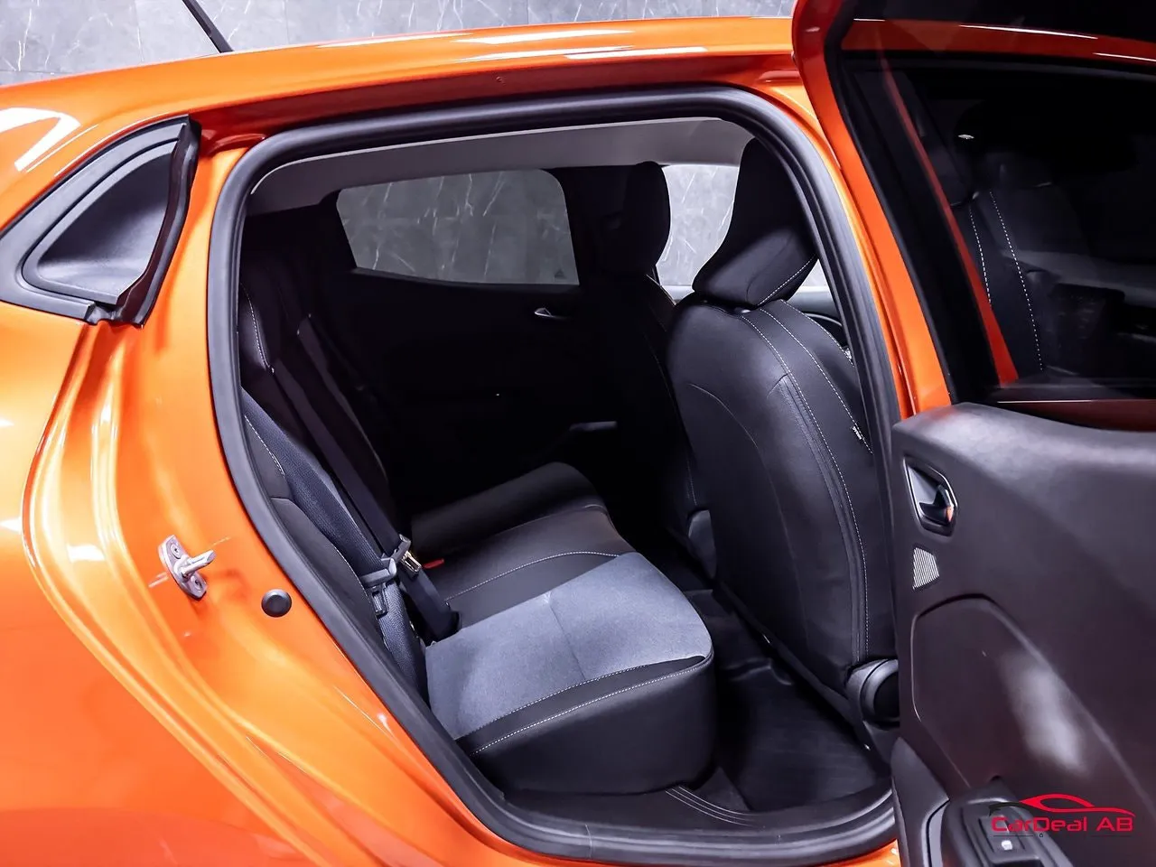 Vehicle image 15