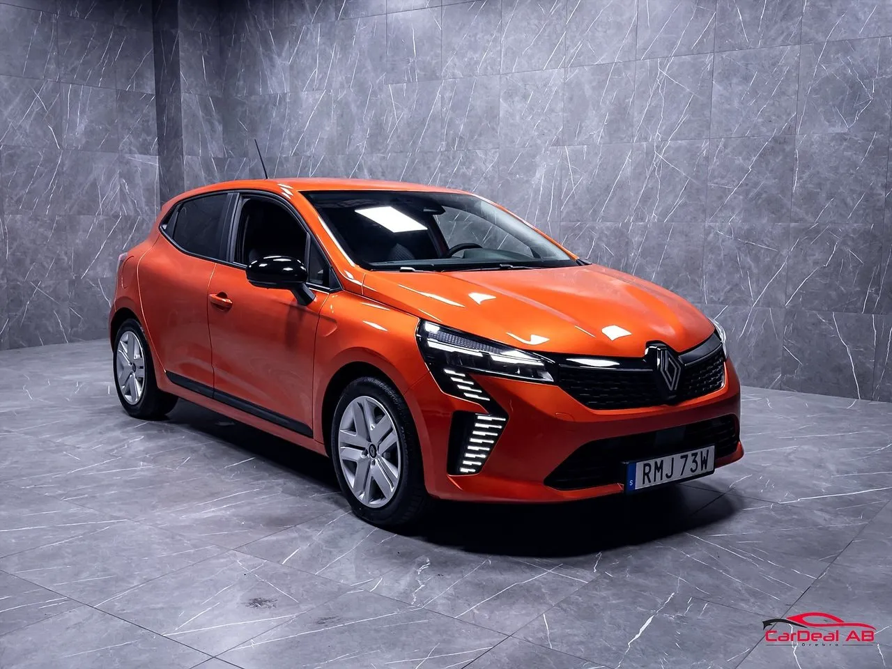 Vehicle image 8