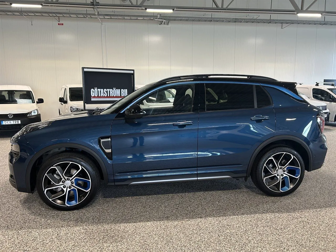Vehicle image 8