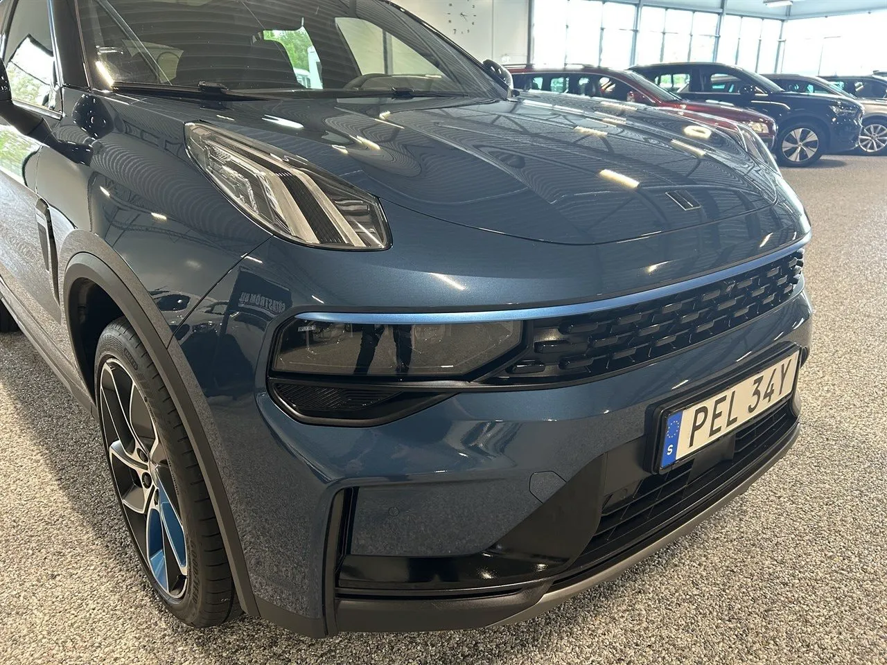 Vehicle image 5