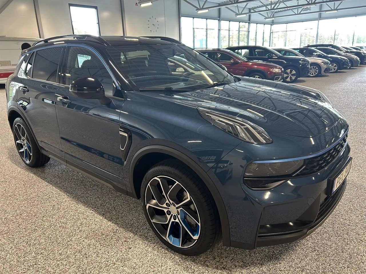 Vehicle image 4