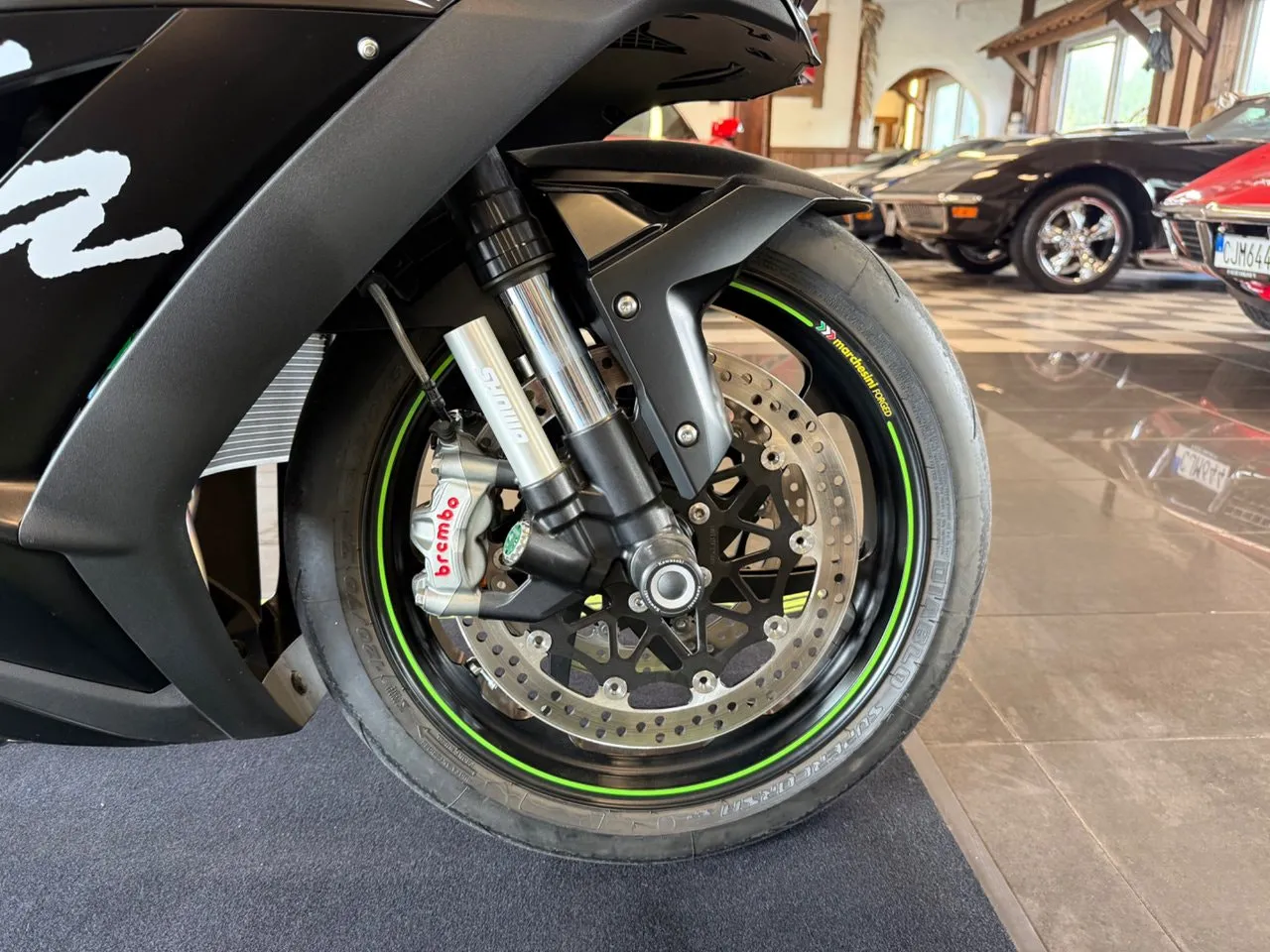 Vehicle image 9