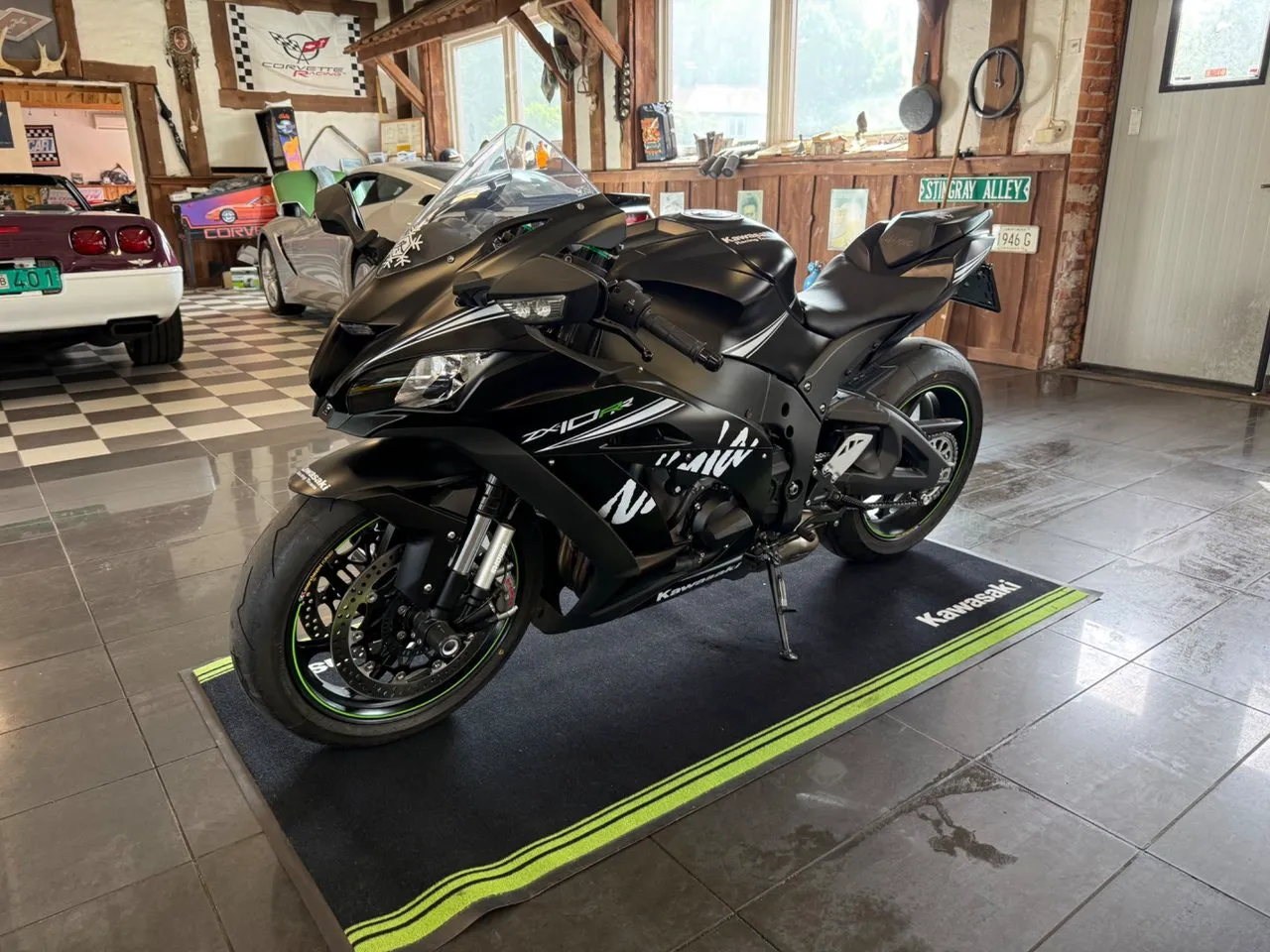Vehicle image 6