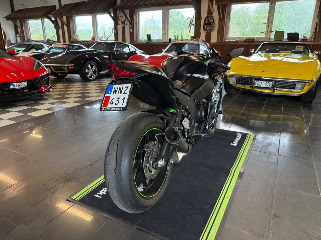 Vehicle image 3