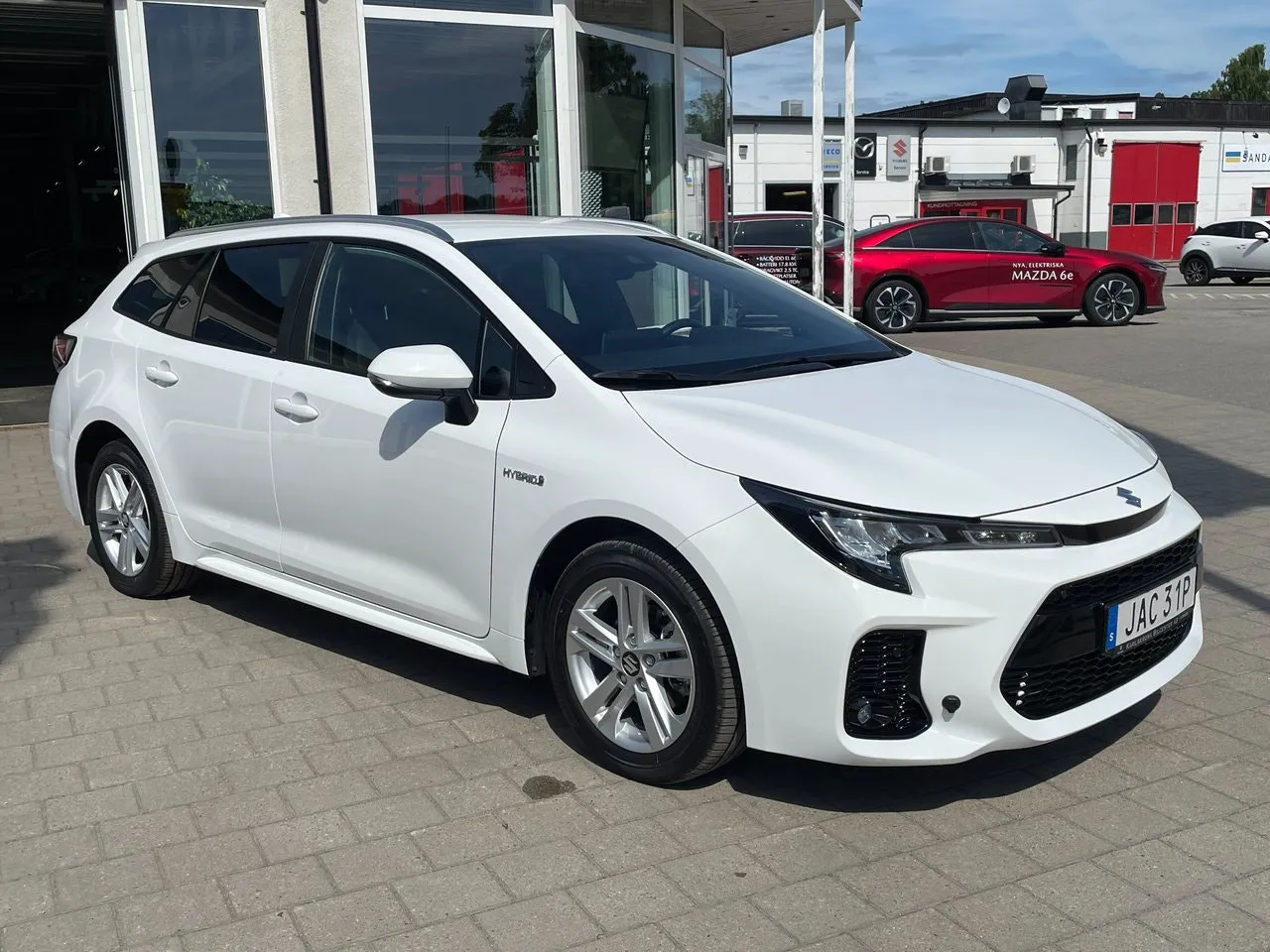 Vehicle image 3